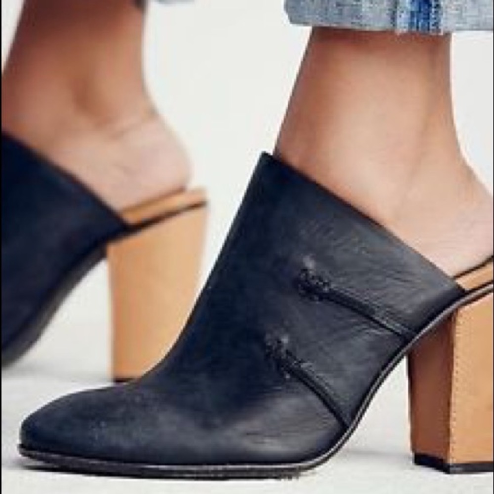 Free people stateside distressed black mule